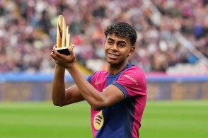 奎因垃圾时间偷袭抢断铁血扣篮，克雷伊奇不满怒喷引发冲突（垃圾时间奎因突袭抢断强硬暴扣，克雷伊奇不满对喷引发冲突）