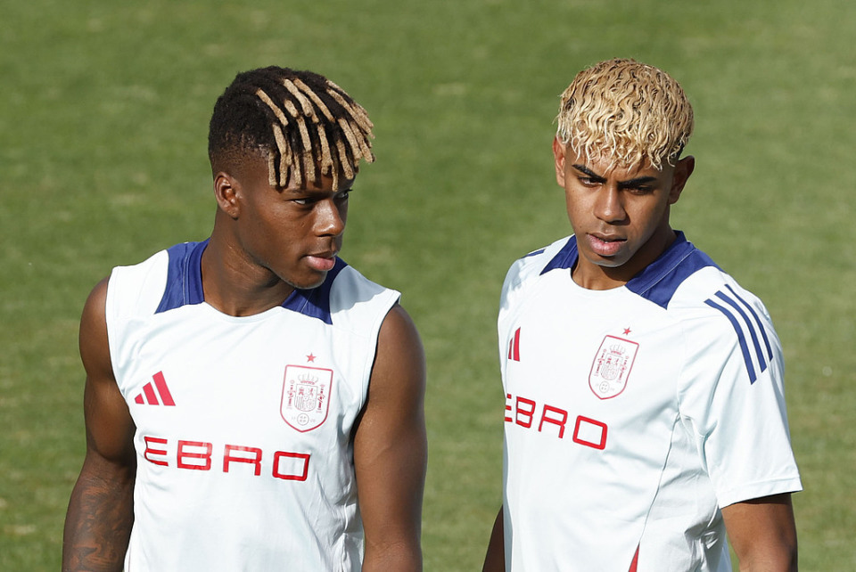 新一轮的欧冠势力版图更新：本轮阿森纳击败拜仁慕尼...（欧冠格局再洗牌：阿森纳本轮力克拜仁慕尼黑）