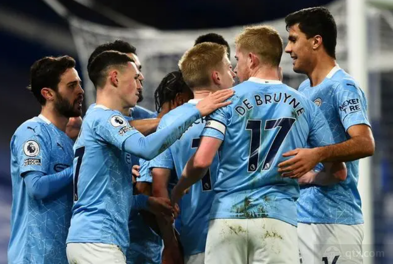 庆祝苏超夺冠，泰州市委书记与泰州队球员合唱《歌唱祖国》（苏超问鼎，泰州市委书记携泰州队合唱《歌唱祖国）