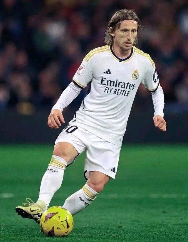 米兰达：很少有人能和斯帕莱蒂关系好，他的为人我还是不说了（米兰达：与斯帕莱蒂相处顺利者寥寥，对其为人我不便多谈）