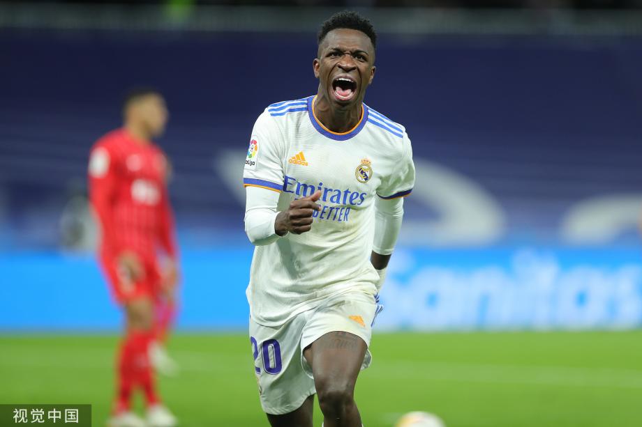 图片报：因两名前锋状态差，多特考虑冬窗签维罗纳前锋焦瓦内（图片报：双前锋低迷，多特或冬窗引进维罗纳射手焦瓦内）