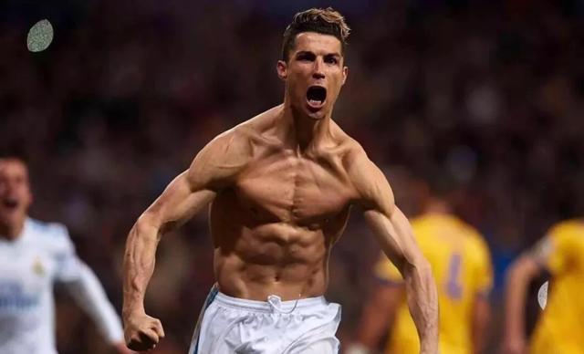 助罗马升至意甲榜首，斯维拉尔达成罗马生涯100场里程碑（斯维拉尔罗马百场达成，助球队登顶意甲榜首）