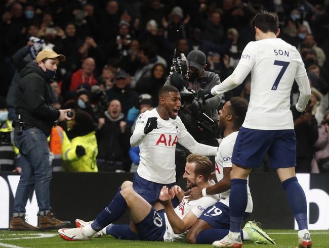 英超积分榜更新：曼城榜首压力加大,（英超积分榜最新：曼城领跑压力骤增）