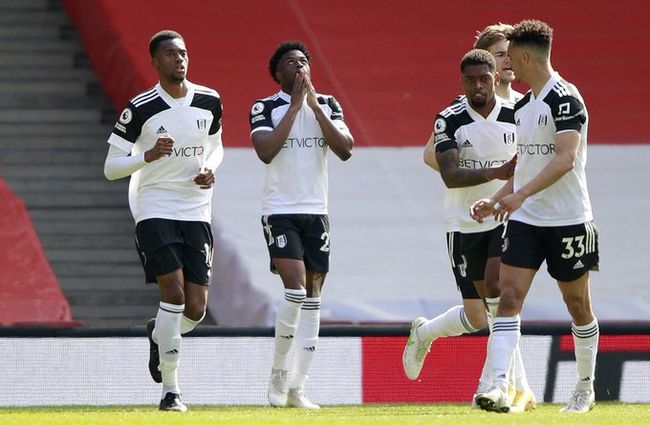 英博官方：现针对部分三层看台开启二轮售票，今日19：00开票（英博官宣：今日19：00开启三层部分看台第二轮售票）